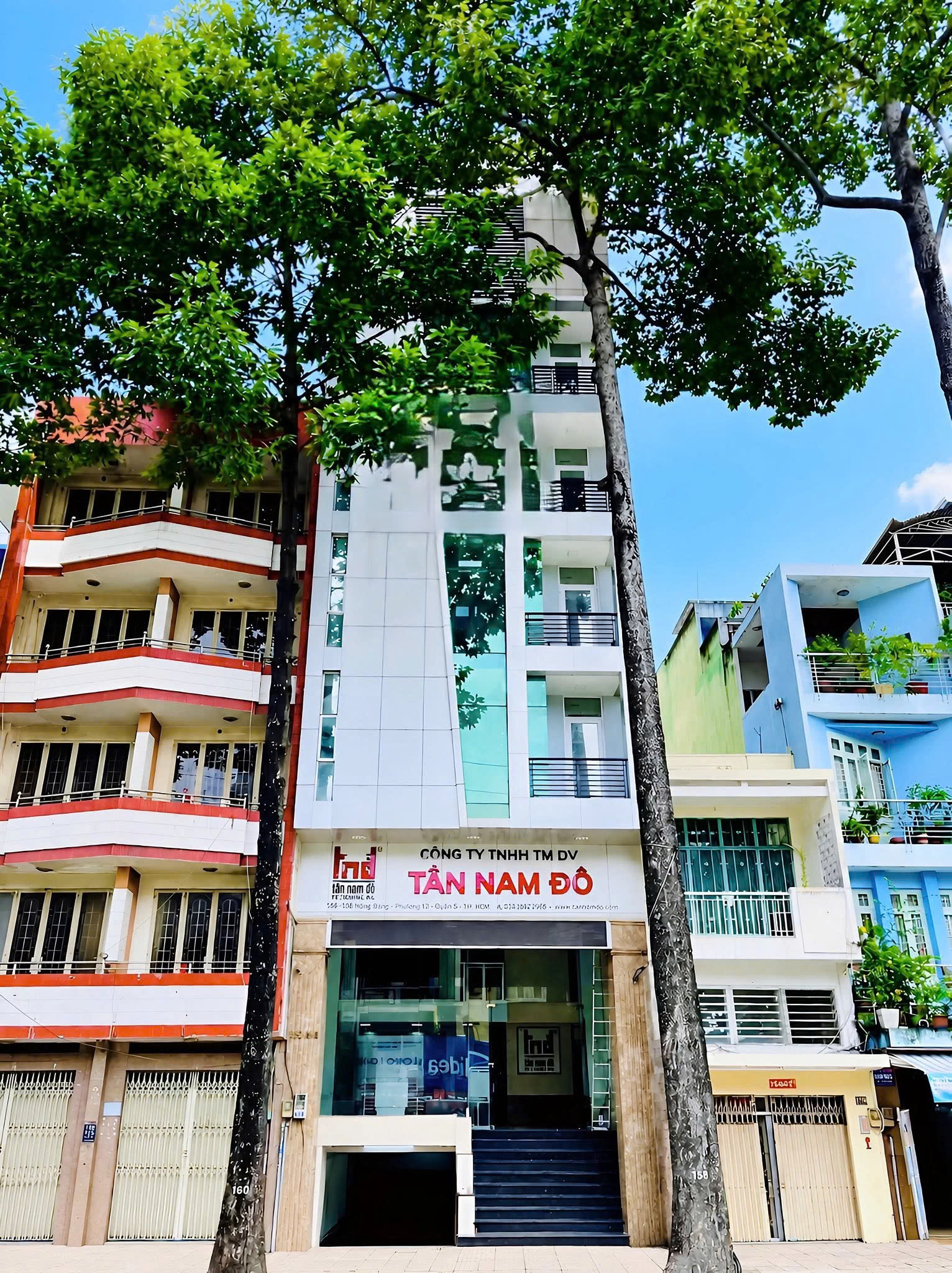 CHO THUÊ TÒA NHÀ : 166-168 Hồng Bàng, Quận 5. Giá thuê : 150 triệu/tháng.