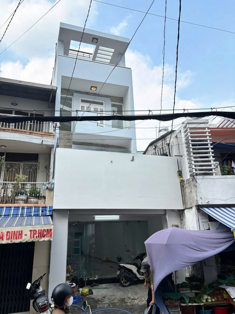 CHO THUÊ NHÀ : 112 Phan Văn Hân, Phường 17, Quận Bình Thạnh. Giá thuê : 55,8 triệu/tháng.