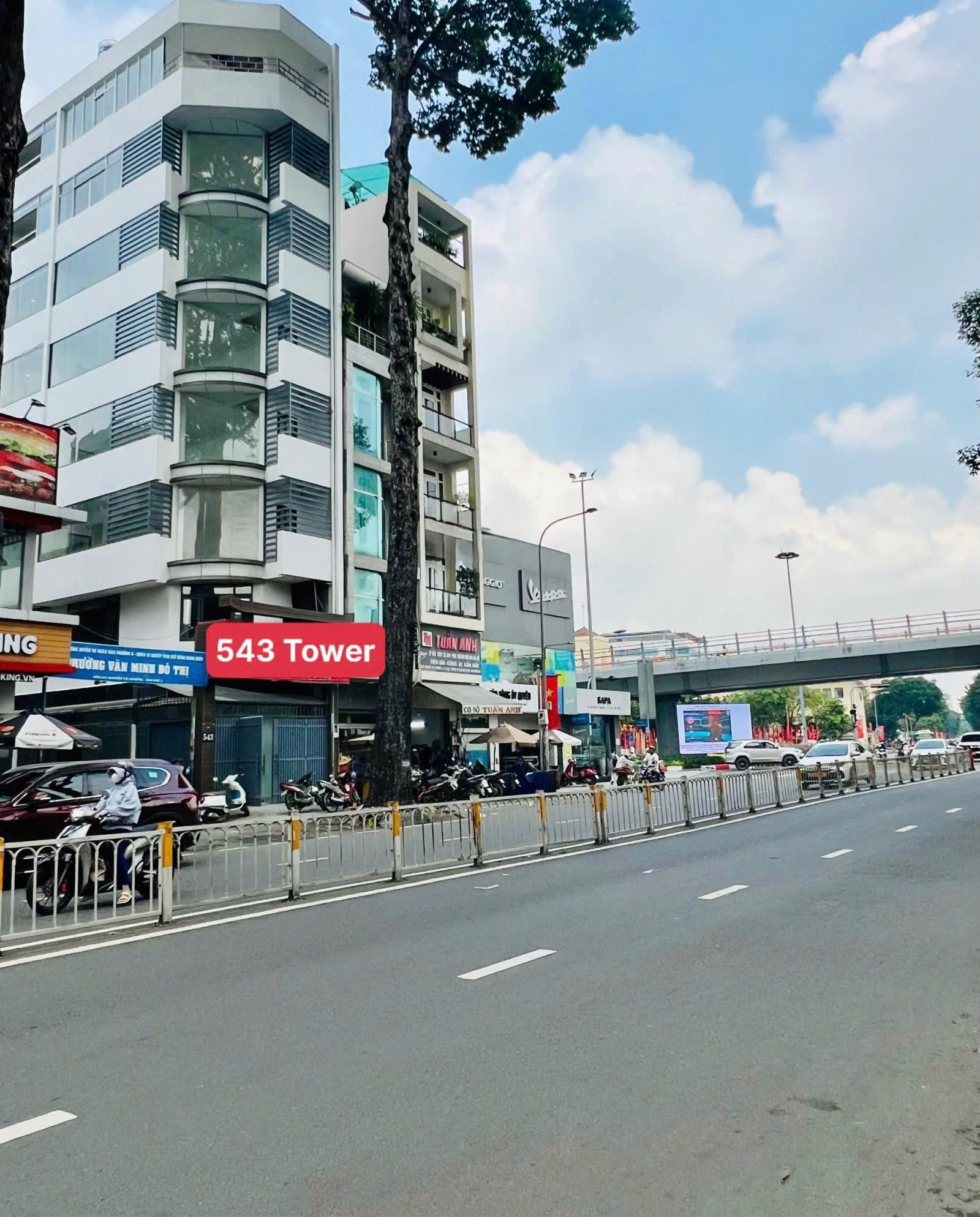 CHO THUÊ TÒA NHÀ : 543 Nguyễn Tri Phương, Phường 8, Quận 10. Giá thuê : 130 triệu/tháng.