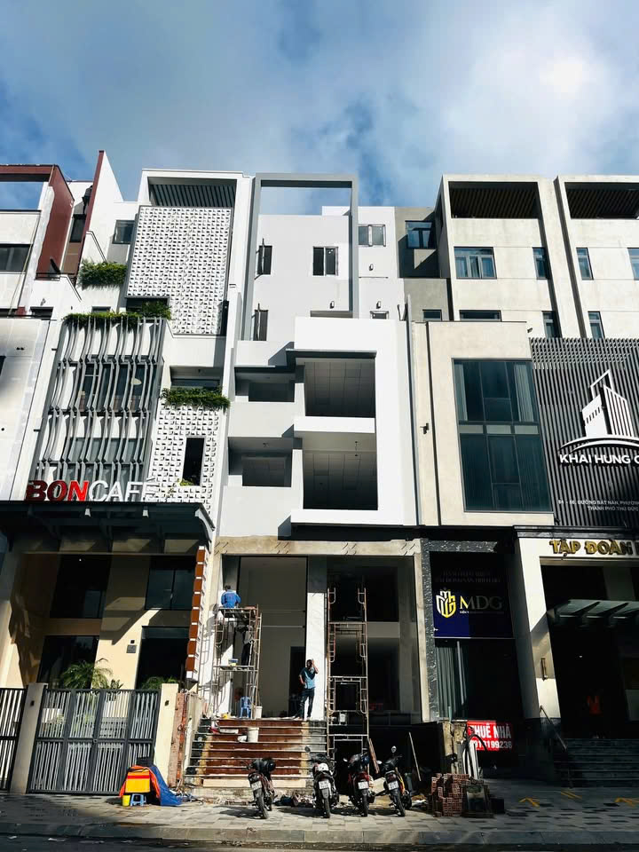 Cho Thuê Tòa Nhà : 88 Bát Nàn, Thủ Đức. Giá thuê: 200 triệu/tháng