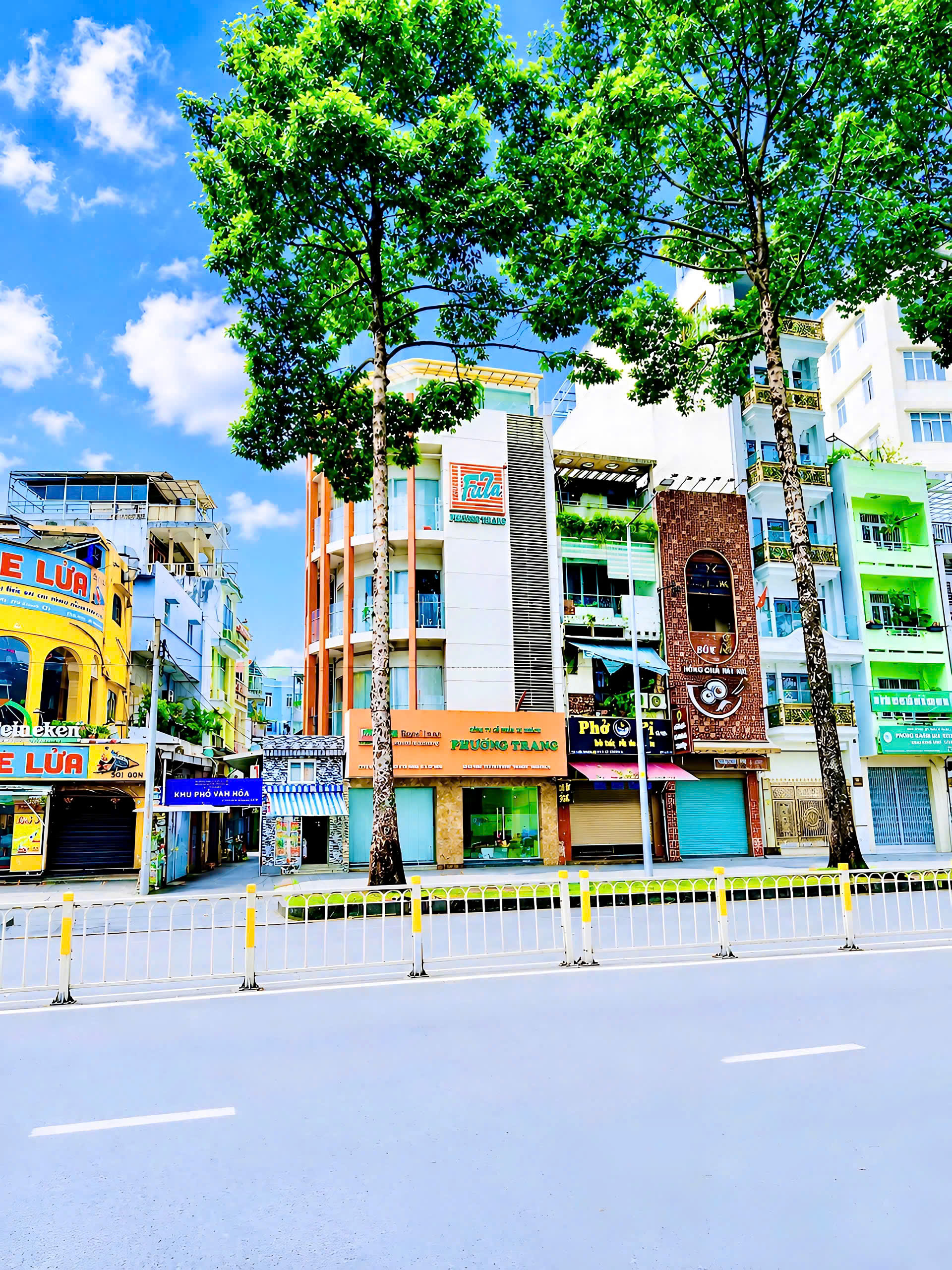 CHO THUÊ TÒA NHÀ : 223 TRẦN HƯNG ĐẠO, PHƯỜNG CÔ GIANG, QUẬN 1.GIÁ THUÊ : 28.000 USD/THÁNG