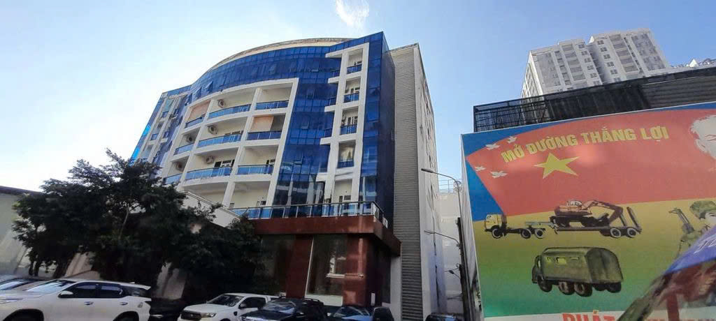 CHO THUÊ MẶT BẰNG : 43/4 THÀNH THÁI, PHƯỜNG 14, QUẬN 10.GIÁ THUÊ : 130 TRIỆU/THÁNG