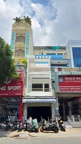 CHO THUÊ NHÀ : 142 TÔ HIẾN THÀNH, PHƯỜNG 15, QUẬN 10.GIÁ THUÊ : 75 TRIỆU/THÁNG