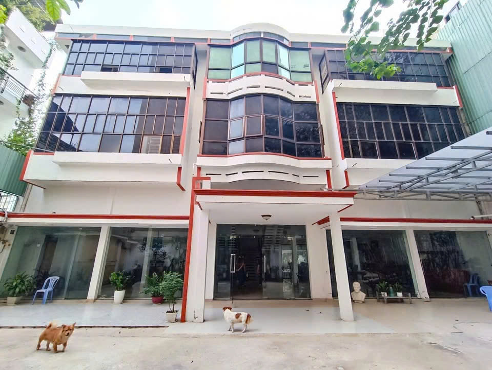 CHO THUÊ NHÀ : 2/5 TẢN VIÊN, QUẬN TÂN BÌNH.GIÁ THUÊ : 120 TRIỆU/THÁNG