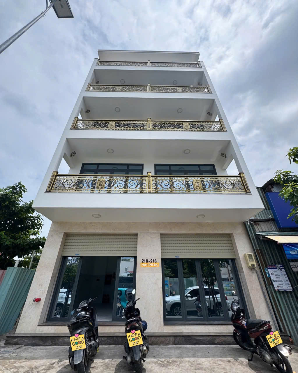 CHO THUÊ NHÀ : 216-218 NGUYỄN GIA TRÍ, QUẬN BÌNH THẠNH. GIÁ THUÊ : 200 TRIỆU/THÁNG