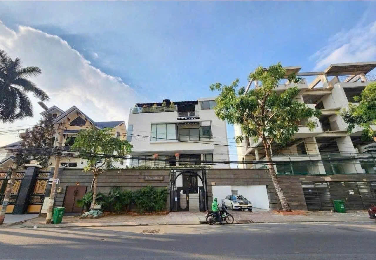 CHO THUÊ NHÀ : 173 NGUYỄN VĂN HƯỞNG, THỦ ĐỨC. GIÁ THUÊ : 5.500 USD/THÁNG