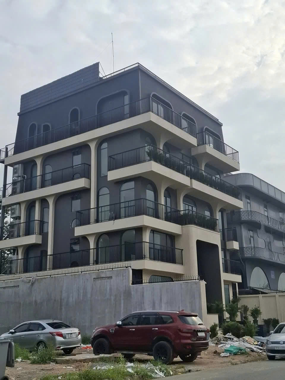 CHO THUÊ TÒA NHÀ : 8 LÊ HIẾN MAI, PHƯỜNG THẠNH MỸ LỢI, THỦ ĐỨC. GIÁ THUÊ : 395 TRIỆU/THÁNG