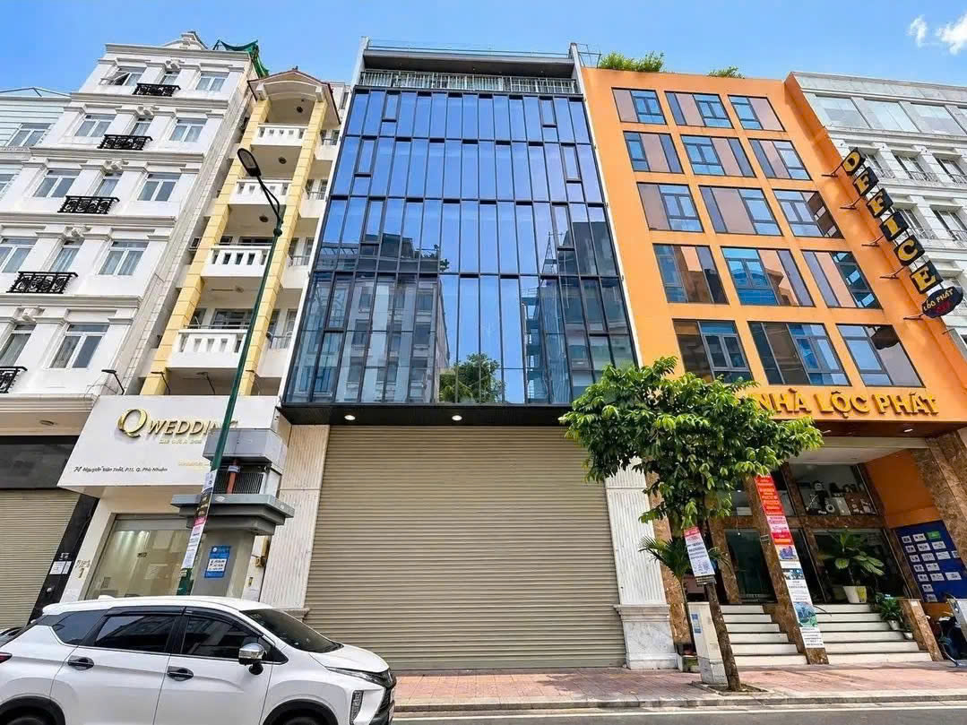 CHO THUÊ TÒA NHÀ : 70 BẠCH ĐẰNG, PHƯỜNG 2, QUẬN TÂN BÌNH. GIÁ THUÊ : 200 TRIỆU/THÁNG