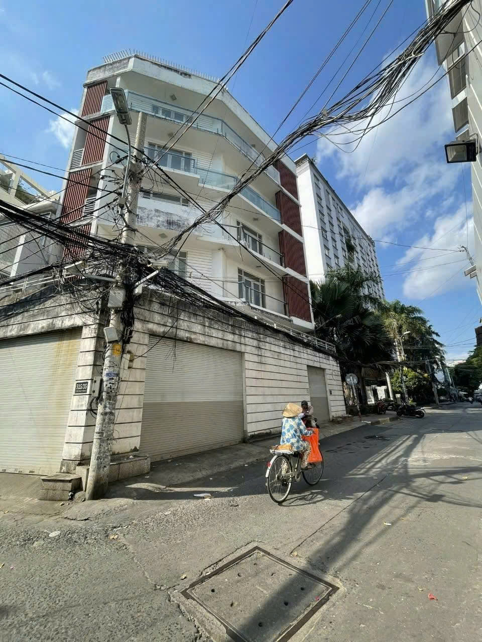 CHO THUÊ NHÀ 2MT : 525/35 TÔ HIẾN THÀNH, PHƯỜNG 14, QUẬN 10. GIÁ THUÊ : 65 TRIỆU/THÁNG