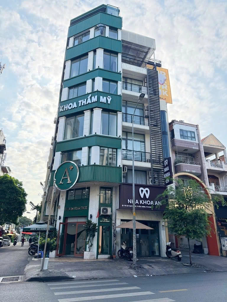 CHO THUÊ NHÀ : 792 SƯ VẠN HẠNH, PHƯỜNG 12, QUẬN 10. GIÁ THUÊ : 110 TRIỆU/THÁNG