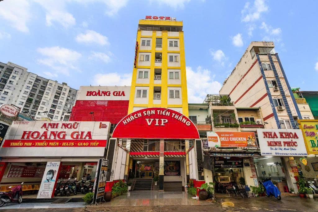 CHO THUÊ KHÁCH SẠN : 321P TÂN KỲ TÂN QUÝ, QUẬN TÂN PHÚ.  GIÁ THUÊ : 120 TRIỆU/THÁNG