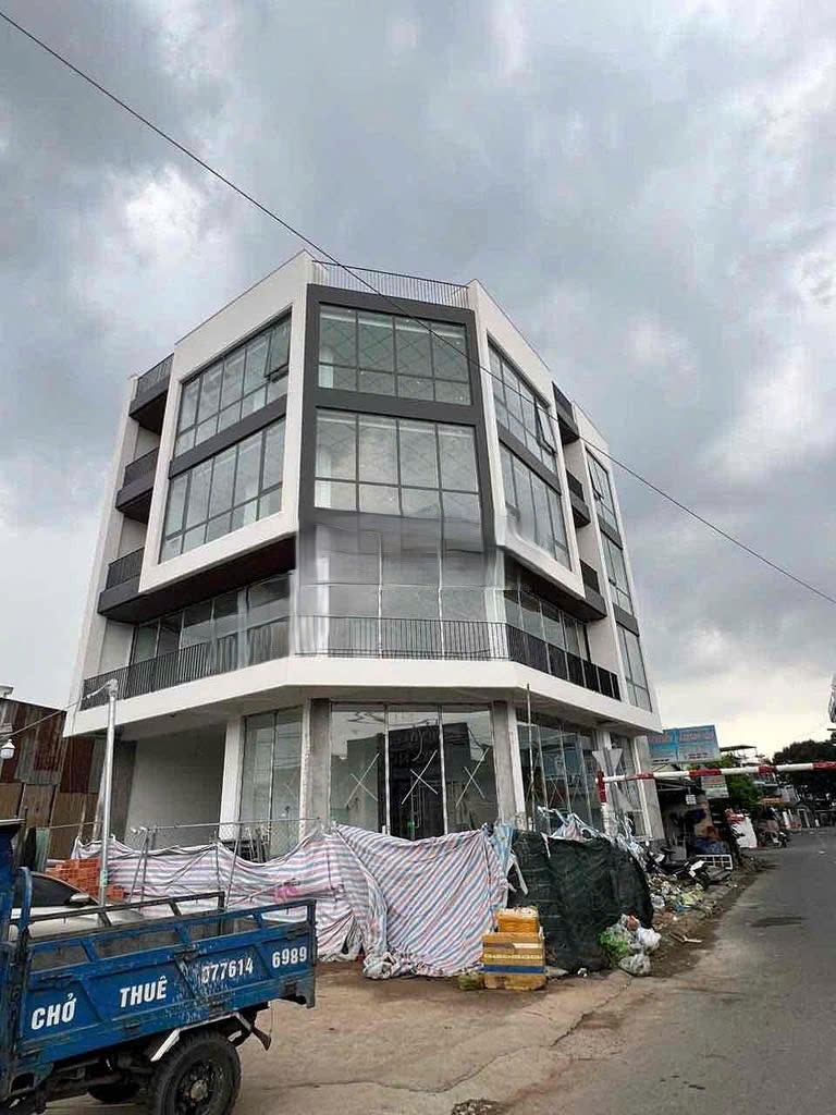 CHO THUÊ TÒA NHÀ 2 MẶT TIỀN : 1503-1505 NGUYỄN DUY TRINH, THỦ ĐỨC. GIÁ THUÊ : 80 TRIỆU/THÁNG