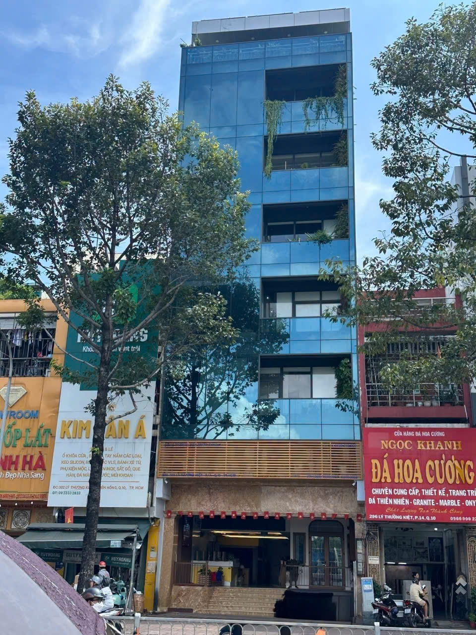 CHO THUÊ TÒA NHÀ : 298 LÝ THƯỜNG KIỆT, QUẬN 10. GIÁ THUÊ : 160 TRIỆU/THÁNG