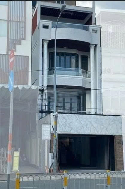Cho Thuê Nhà : 234 Nguyễn Xí, Phường 13, Quận Bình Thạnh. Giá thuê : 50 triệu/tháng