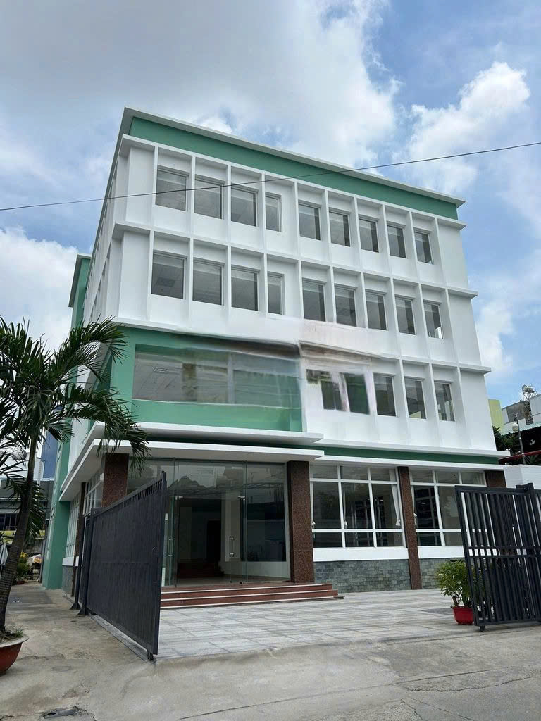 Cho Thuê Nhà : 320/12 Trường Chinh, Phường 13, Quận Tân Bình. Giá thuê : 200 triệu/tháng