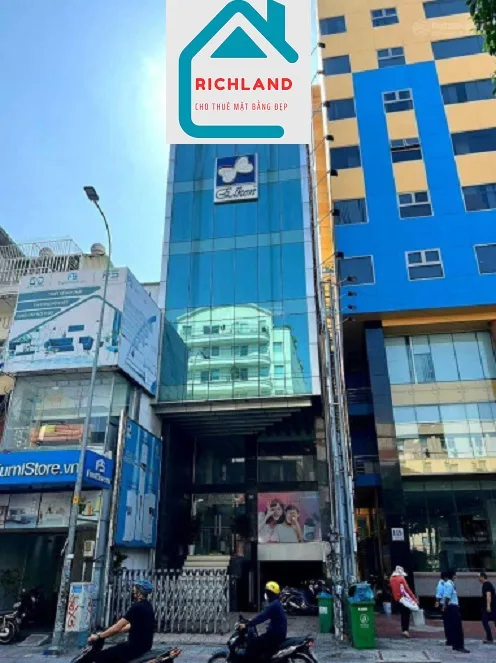 Cho thuê 19-21 Bạch Đằng P.15, Q.Bình Thạnh. Giá thuê: 200 Triệu