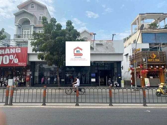 Cho thuê nhà Mặt Tiền: 775-777-779 Quang Trung, Trệt, lửng, DT13x22. Giá 100 Triệu