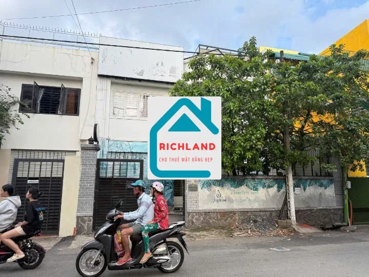Cho thuê nhà mặt tiền: 18 Hoàng Dư Khương Q.10