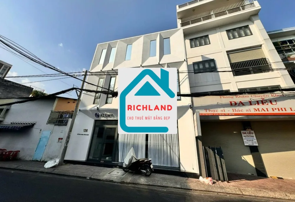 Cho thuê nhà mặt tiền: 126 Hồ Bá Kiện, P.15, Q.10
