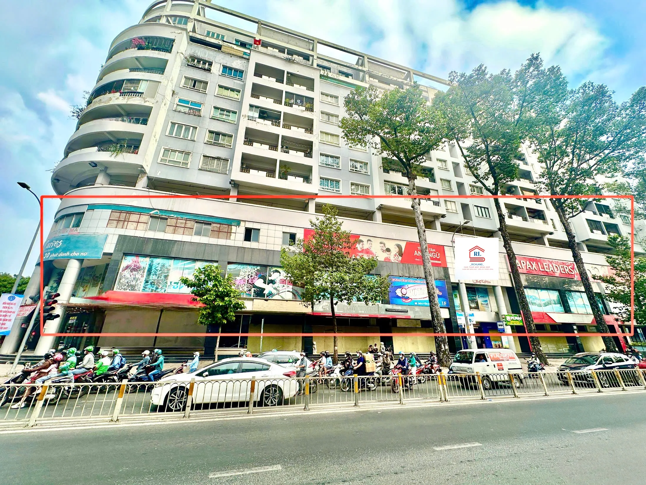 Cho thuê Lầu 1- Lầu 2: Góc 2 Mặt Tiền: 98-126 Nguyễn Tri Phương + Nguyễn Trãi, P.7, Quận 5_Giá 600 T