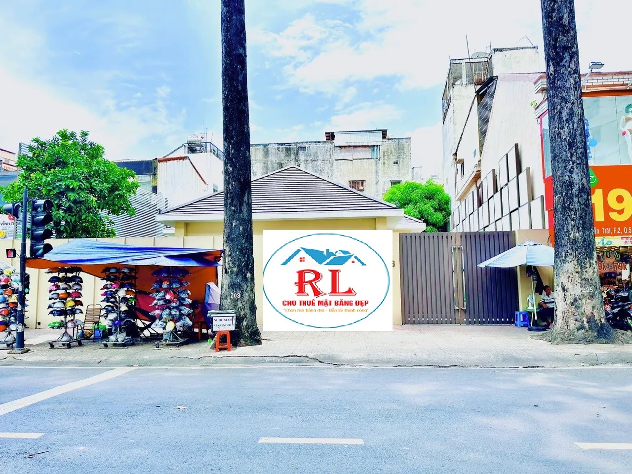 Cho Thuê Biệt Thự Góc 2 Mặt Tiền 41 - 43 Nguyễn Trãi & Nguyễn Biểu, Quận 5_Giá 650 triệu
