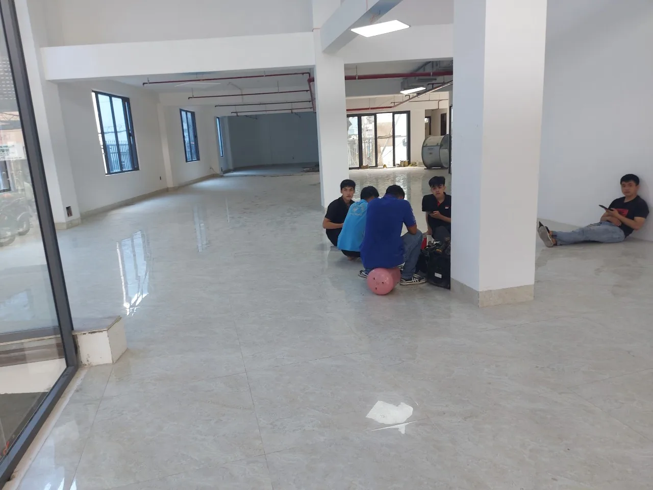 Cho Thuê Mặt Bằng MT Lê Quang Định, Phường 07, Quận Bình Thạnh, TPHCM. Giá 130 Triệu