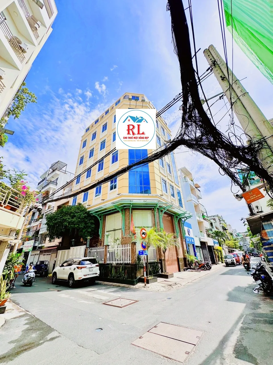 Cho thuê Toà Nhà GÓC 2MT :15 Nguyễn Hiền + Đường Số 2, Phường 04, Quận 3. Giá 275 Triệu