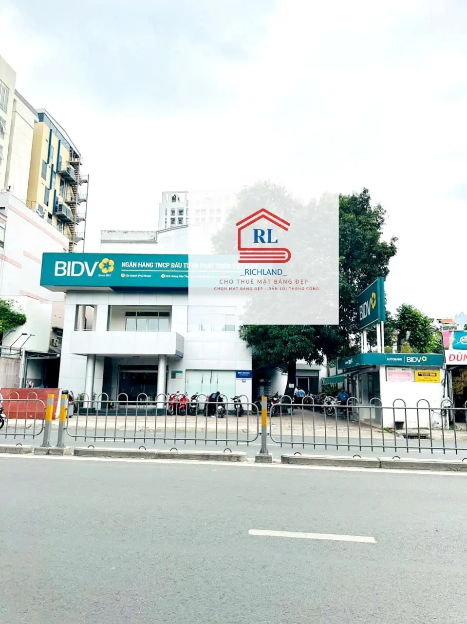 Cho Thuê Nhà Mặt Tiền 203 Hoàng Văn Thụ, Phường 08, Quận Phú Nhuận. Giá 400 Triệu