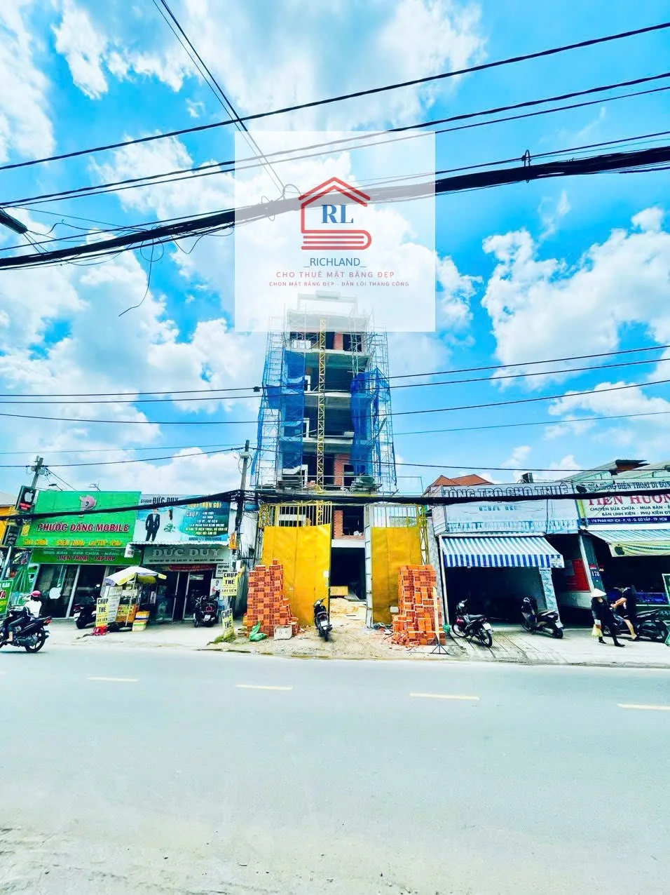 Cho Thuê Toà Nhà 180 Phan Huy Ích, Phường 12, Quận Gò Vấp. Giá 300 Triệu