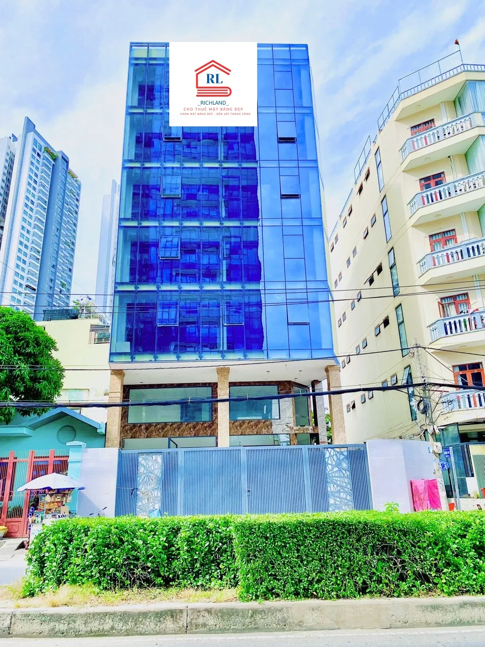 Toà Nhà GÓC 2MT đường Phú Thuận, Phường Phú Thuận, Quận 7. Giá 140 triệu/ tháng