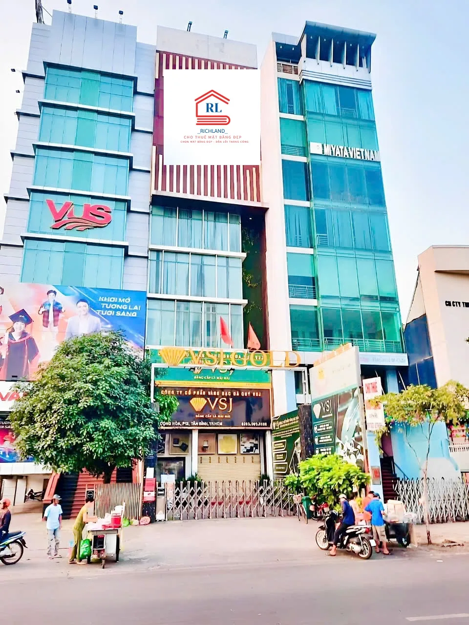 Cho Thuê Toà Nhà Mặt Tiền 107 Cộng Hoà, Phường 12, Quận Tân Bình, TPHCM. Giá 200 triệu