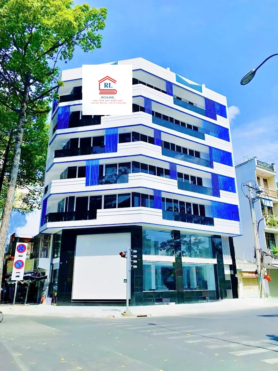 Cho Thuê Toà Nhà GÓC 2 Mặt Tiền 476-478 Nguyễn Chí Thanh + Nguyễn Kim, Quận 10. Giá 350 Triệu