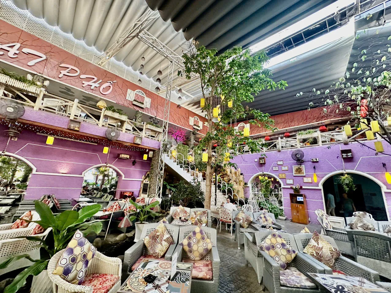 Cho thuê nhà GÓC 2MT số 153 Huỳnh Mẫn Đạt, phường 4, Quận 5. Giá 200 Triệu