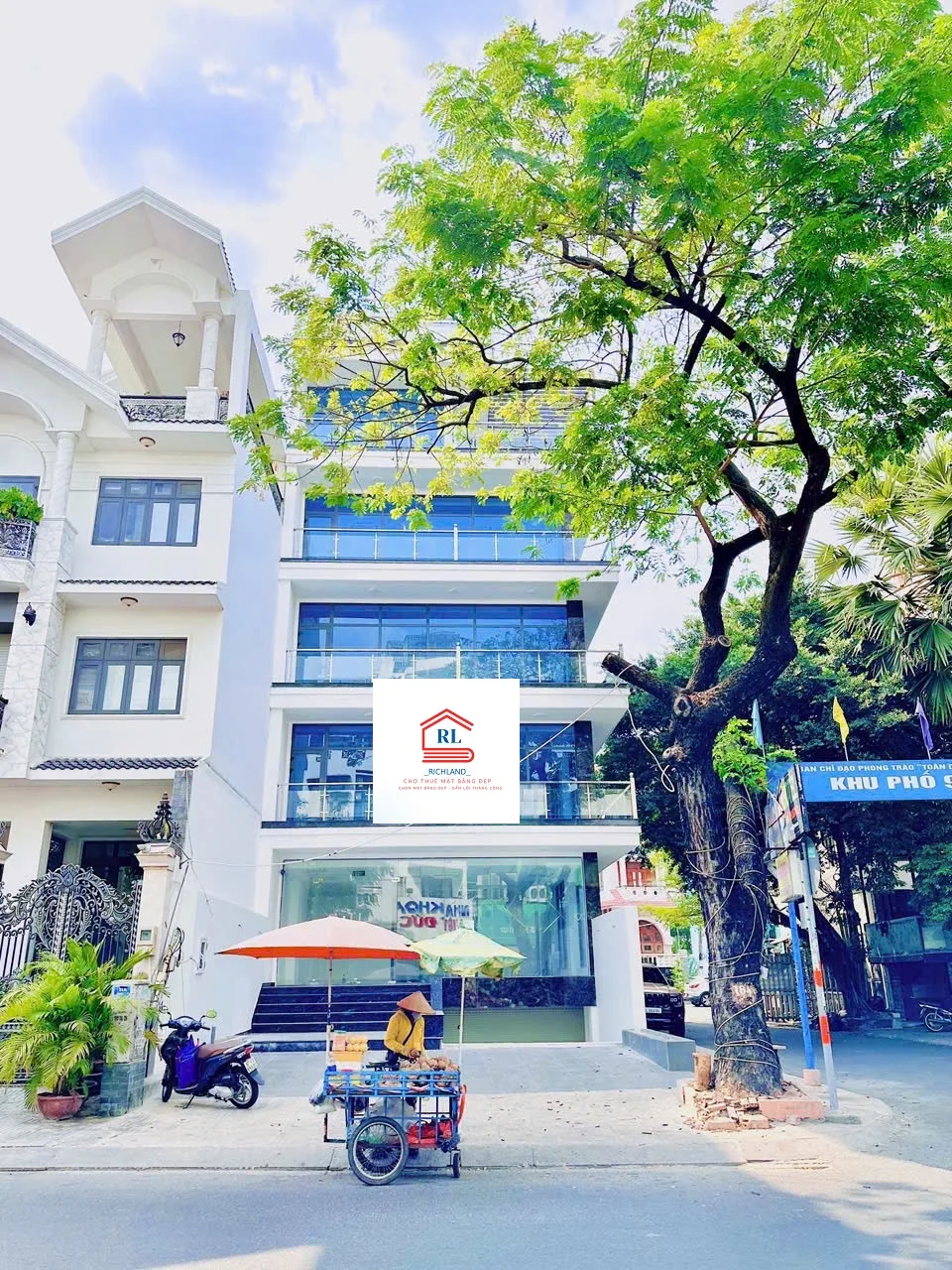 Cho Thuê Toà Nhà GÓC 2MT: Tân Sơn Nhì, Phường Tân Quý, Quận Tân Phú, TPHCM. Giá 350 Triệu