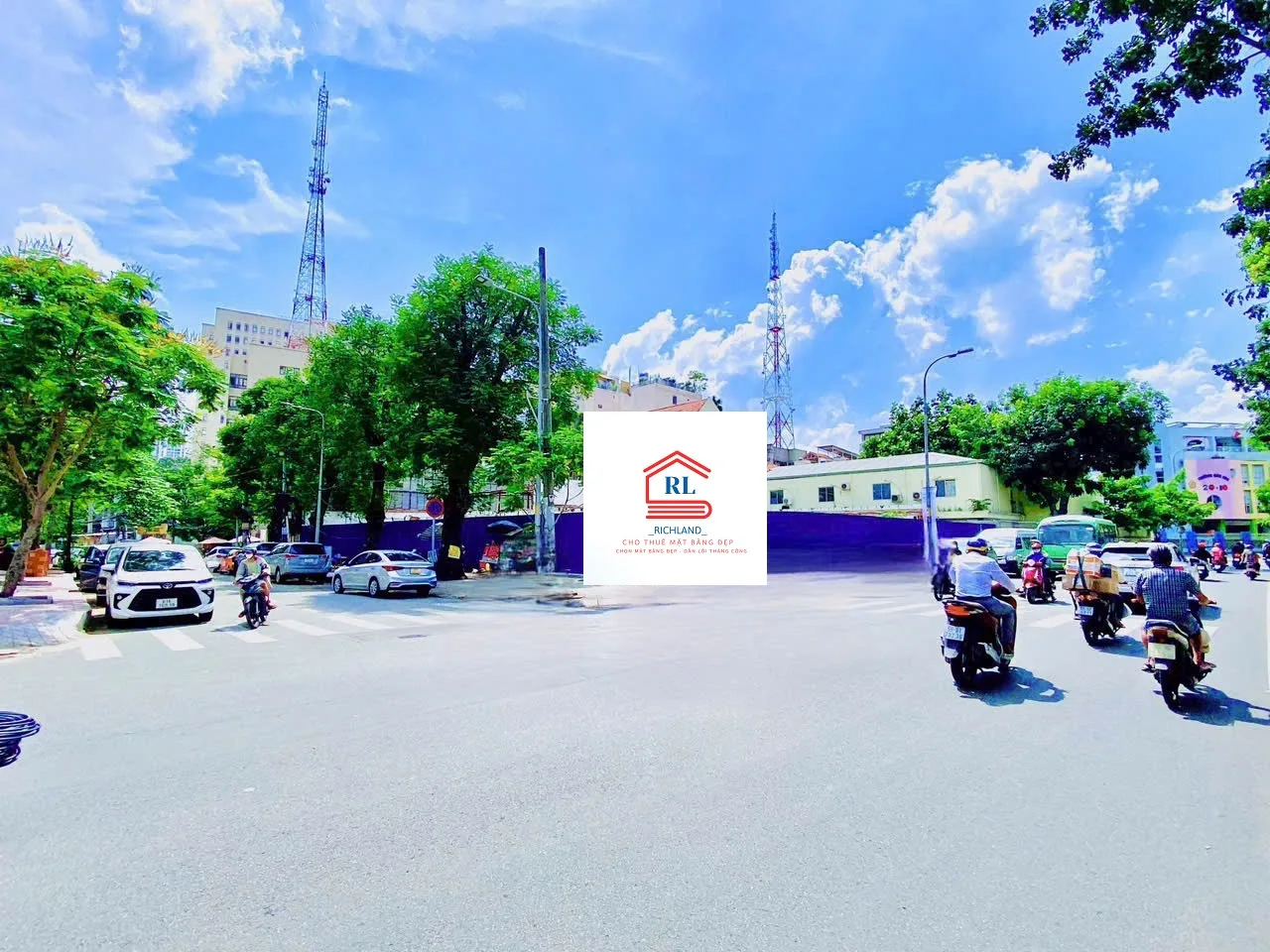 Cho Thuê Nhà GÓC 2MT: 371-371A Nguyễn Trãi + Nguyễn Cảnh Chân, Quận 1, TPHCM.- Giá thuê: 55.00usd