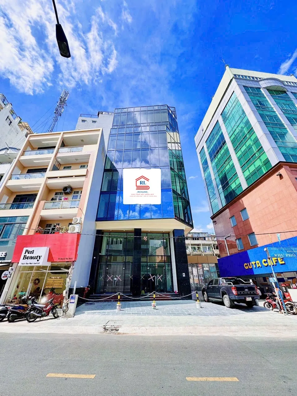 Cho Thuê Toà Nhà GÓC 2MT: 84 Huỳnh Văn Bánh, Phường 15, Quận Phú Nhuận, TPHCM. Giá 1.25 tỷ