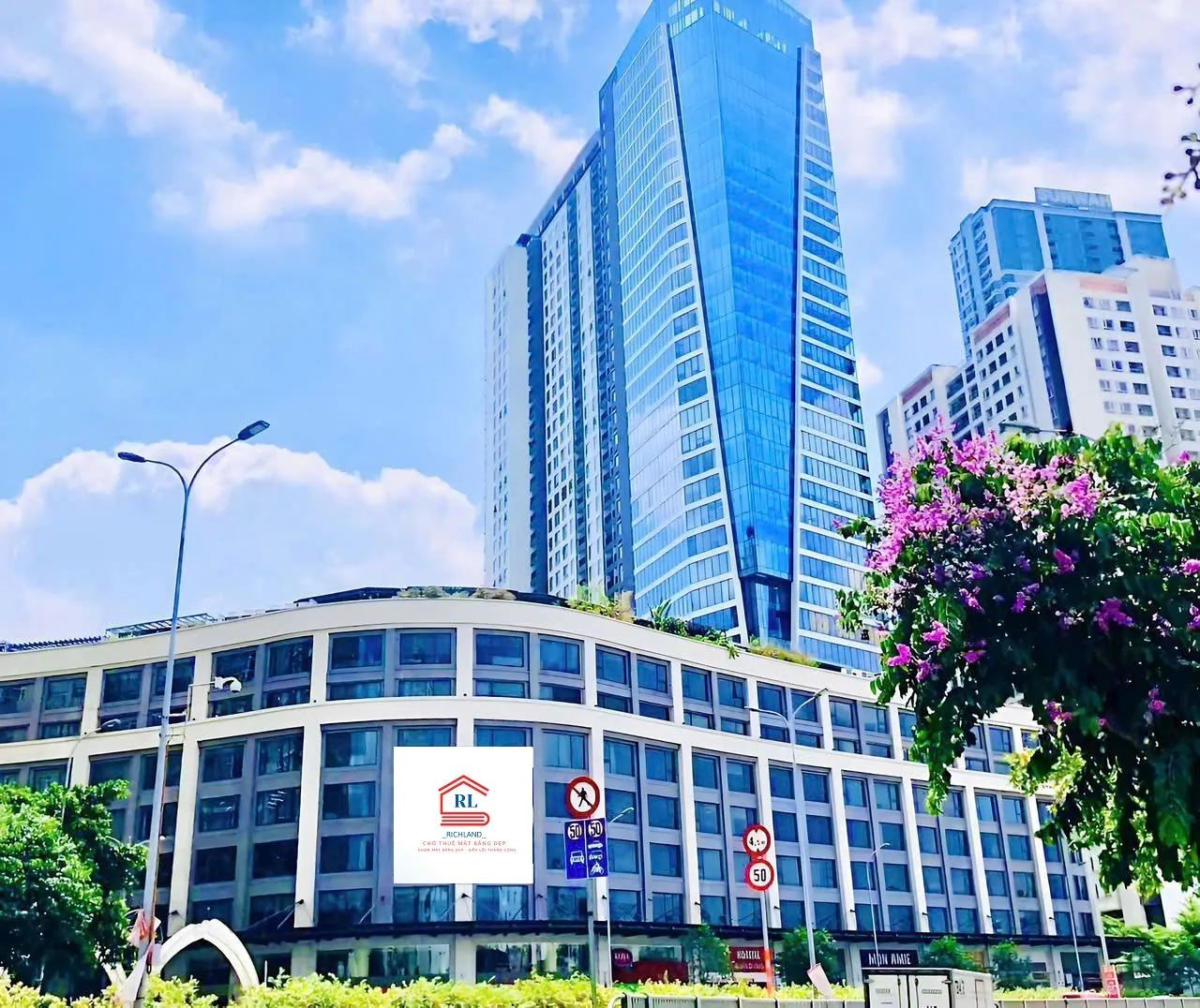 Cho Thuê Toà Nhà: 92 Nguyễn Hữu Cảnh, Phường 22, Quận Bình Thạnh, TPHCM. Giá 780 Triệu