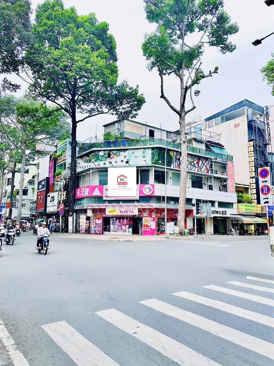 Cho Thuê Nhà GÓC 2MT: 46-48 Nguyễn Trãi + Trần Bình Trọng, P3, Quận 5, TPHCM. Giá 270 Triệu
