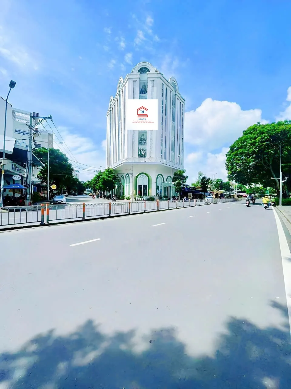 Cho Thuê Toà Nhà GÓC 2MT: 105-107 Bờ Bao Tân Thắng, Quận Tân Phú, TPHCM. Giá 700 Triệu