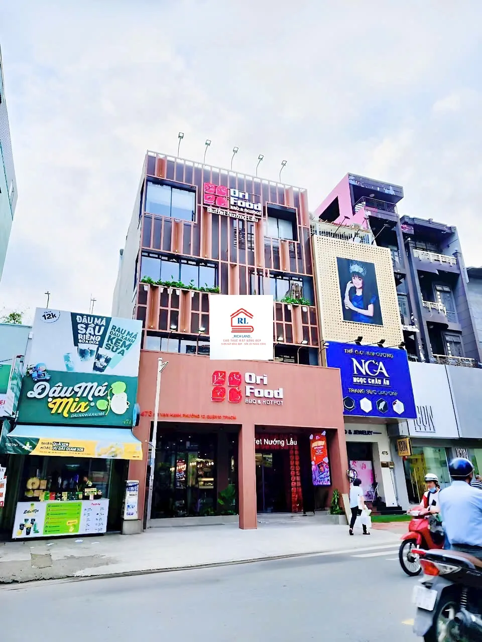 Cho Thuê Nhà: 473 Sư Vạn Hạnh, Phường 12, Quận 10, TPHCM. Giá 240 Triệu
