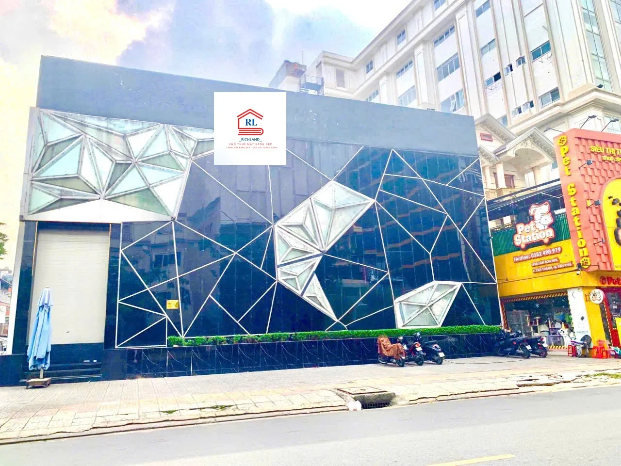 Cho Thuê Nhà Góc 2MT 369 Tân Sơn Nhì + 289 Thành Công, Tân Phú. Giá 240 triệu
