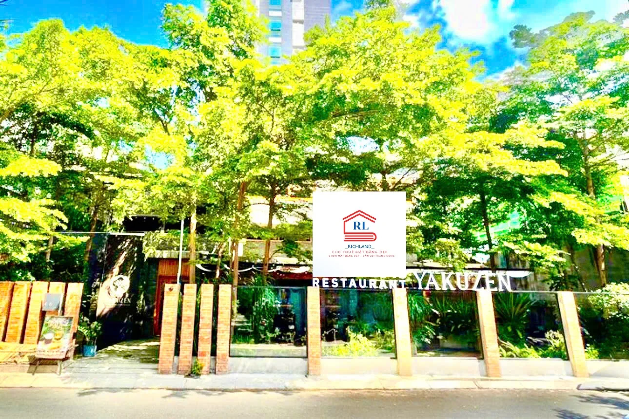 Cho Thuê Biệt Thự Sân Vườn Mặt Tiền tại Quận 3, TPHCM. Giá 250 Triệu