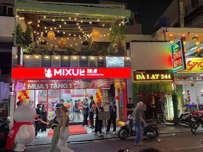 Cho thuê mặt bằng mặt tiền 246 248   Bùi Viện P.Phạm Ngũ Lão Q.1. Giá 100 Triệu