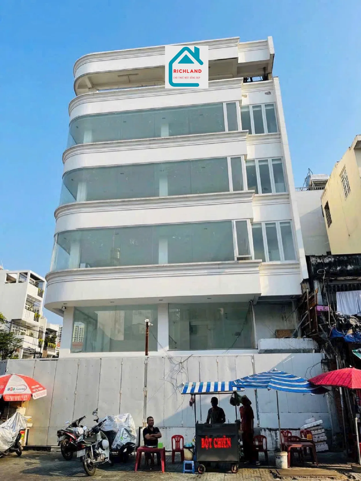 Cho thuê nhà góc 2 Mặt Tiền số 93 Hòa Hưng, Phường 12, Quận 10. Giá 150 Triệu
