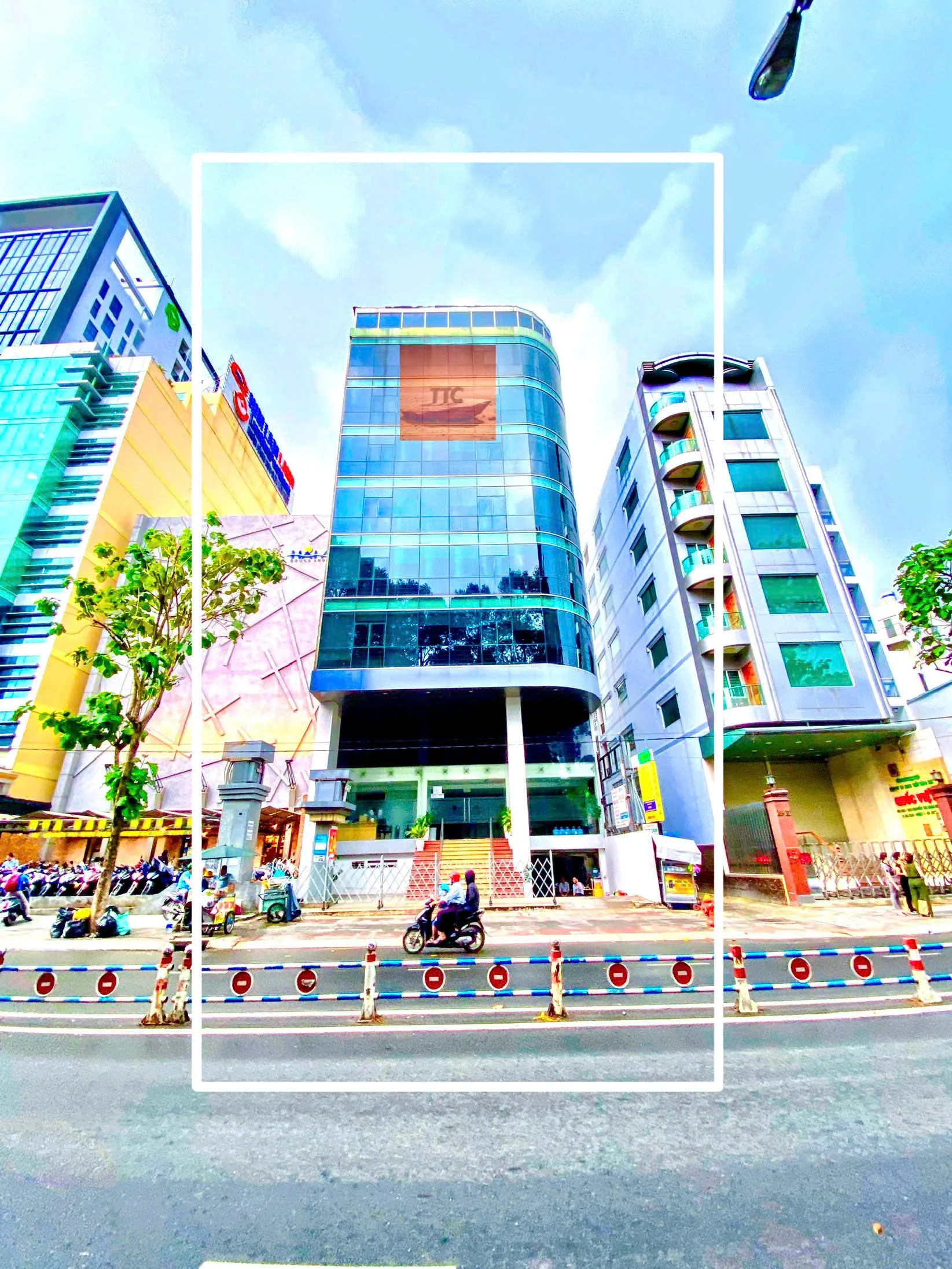 Cho thuê nhà 2A Nguyễn Thị Minh Khai, Quận 1. Giá 600 Triệu