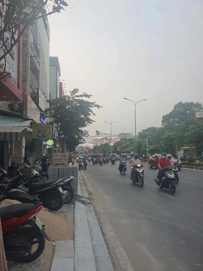 Cho thuê nhà Mặt Tiền 309 - 311 Lê Đại Hành, P. 13, Q.11. Giá 100 Triệu
