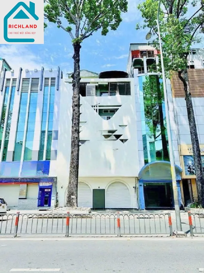Cho thuê nhà Mặt Tiền 272-274  Đường 3/2, P.12, Q.10_Giá 190 triệu
