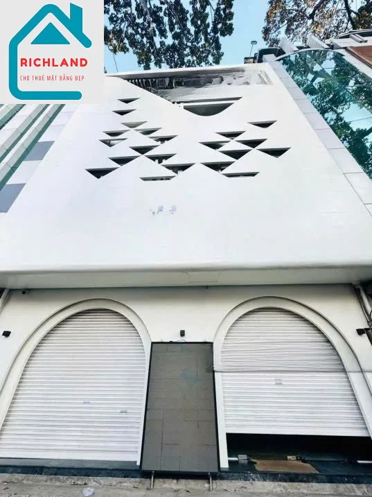 Cho thuê nhà Mặt Tiền 272-274 Đường 3/2, P.12, Quận 10. Giá 190 Triệu