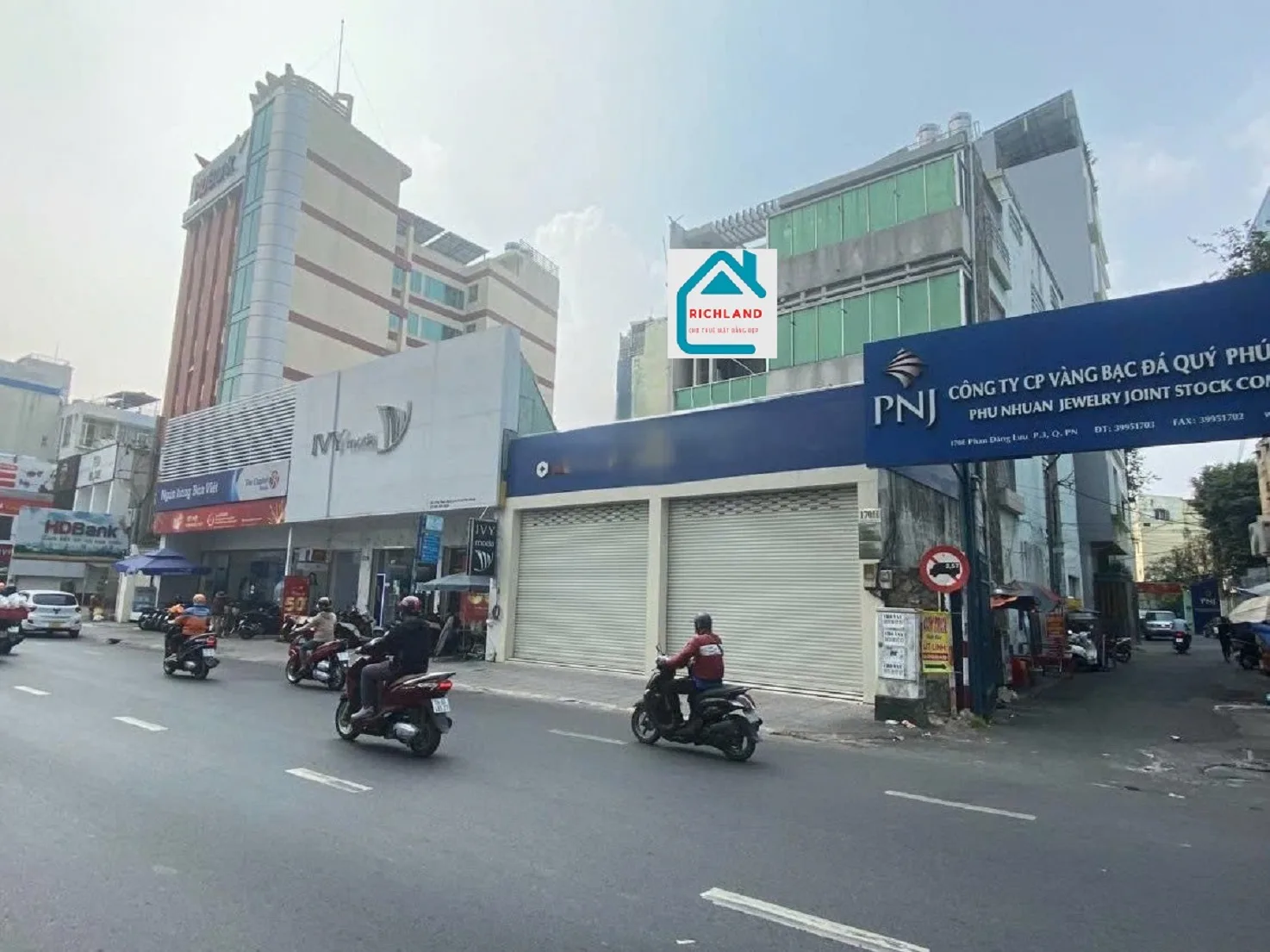 Cho thuê nhà 170H Phan Đăng Lưu P. 3, Q. Phú Nhuận. Giá: 180 Triệu