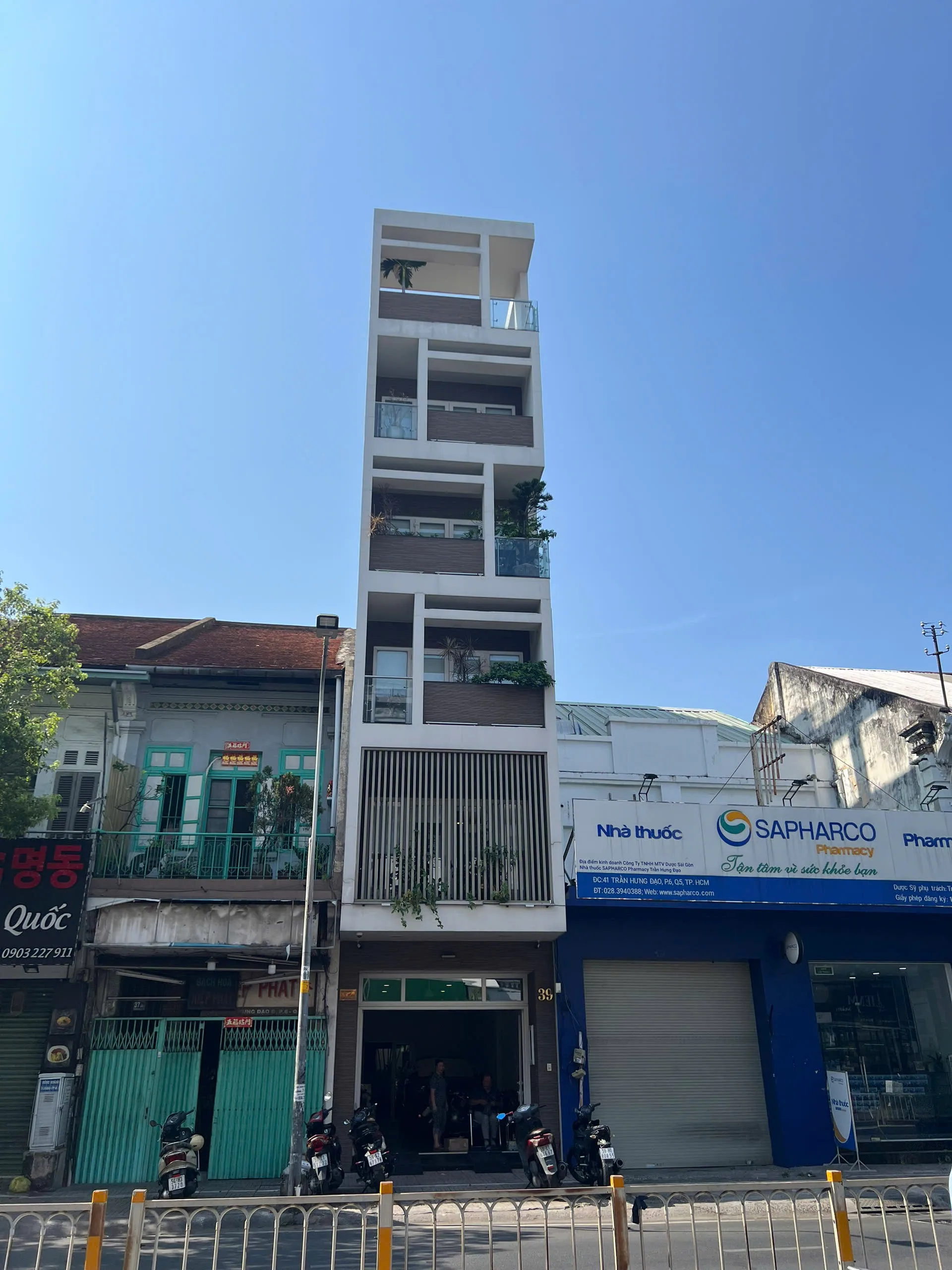 Cho thuê nhà 39 Trần Hưng Đạo, p.6, Quận 5. Giá 120 Triệu